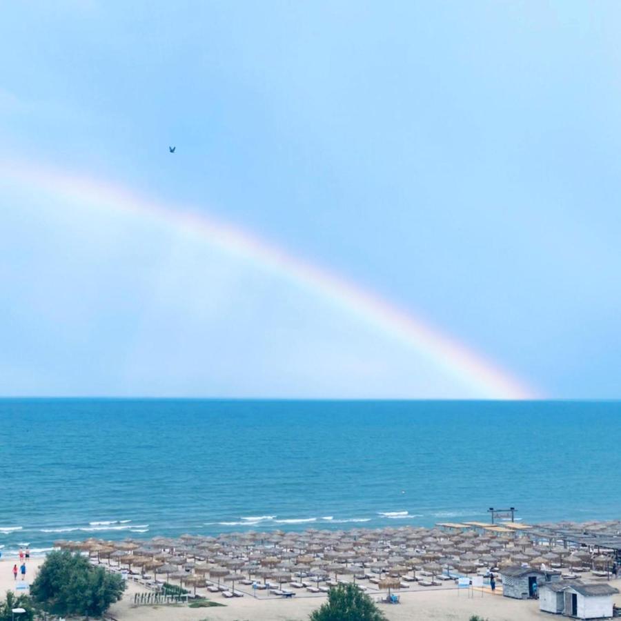 Apartament cu vedere la mare