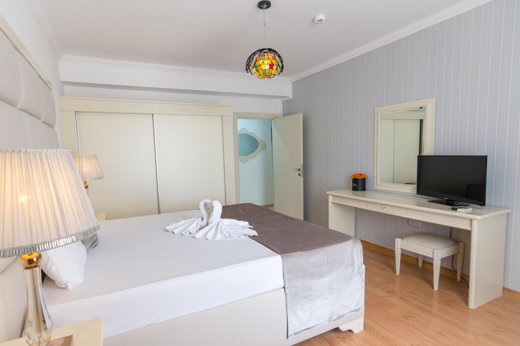 Two-Bedroom Suite,1626356566:JPEG