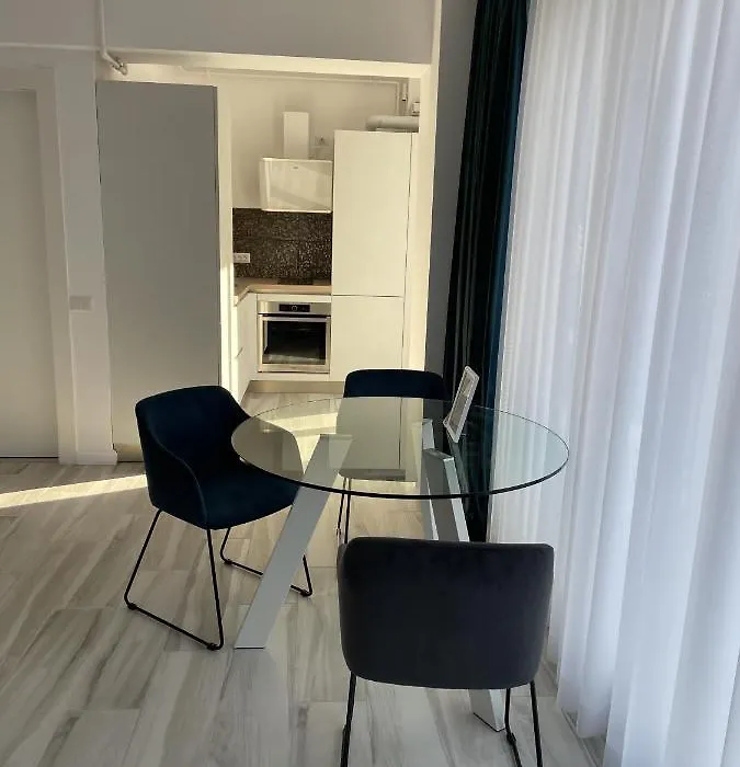 Avg By The Sea - Bel Air Apartments Mamaia Nord-1