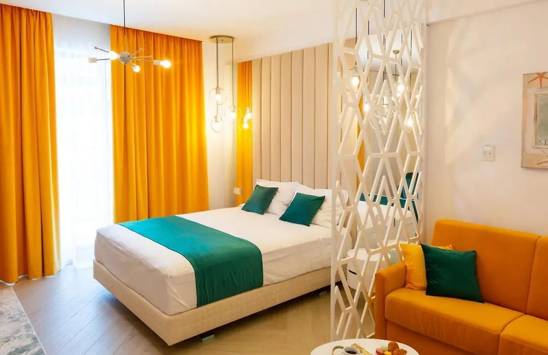 Amethyst Studio Mamaia North-1