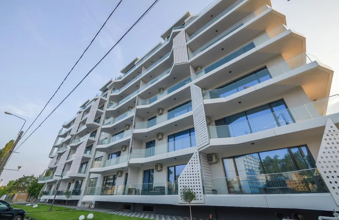 Red Luxury Apartment Lake On-1