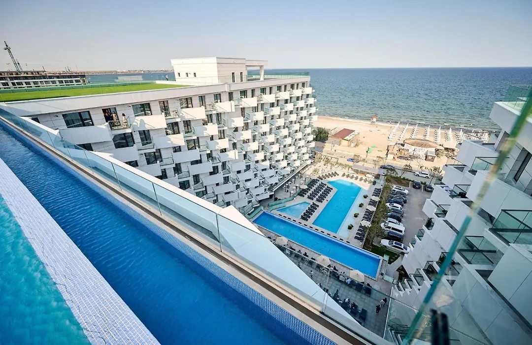 Wave N' Sea Apartment In Infinity Beach Resort - Parking-1