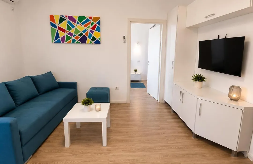 Mamaia Central Apartments-1
