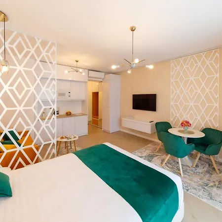 Amethyst Studio Mamaia North-2