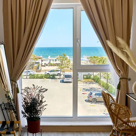 Seaside Serenity Apartment In Infinity Beach Resort - Parking-3