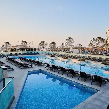Mira Studio In Infinity Beach Resort - Parking-2