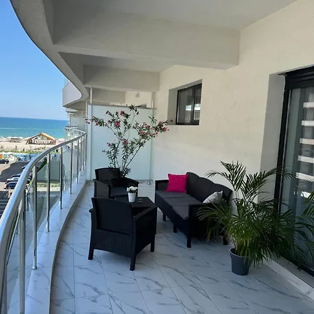 EER Beach Studios Mamaia-2