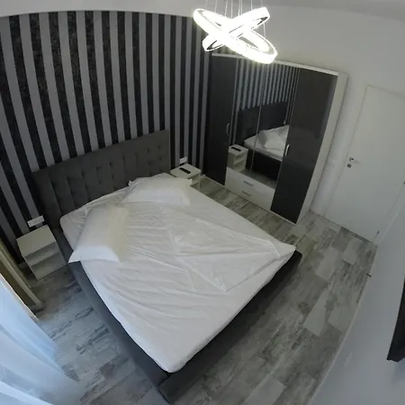 Lotus Nr 9 Mamaia Apartments Sea View-3