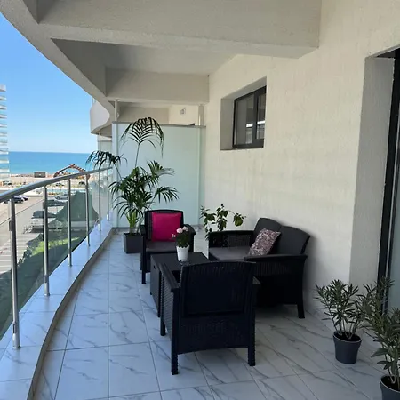 EER Beach Studios Mamaia-3