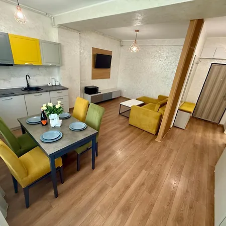 Myamar Premium Apartments Mamaia-2