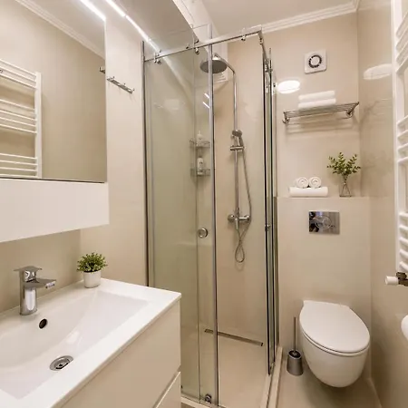 Mamaia Central Apartments-2