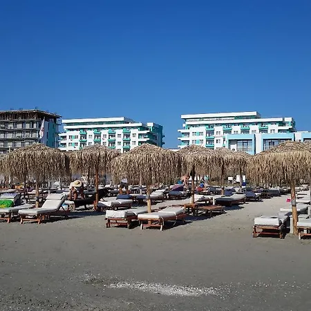 Elegance Apartment Summerland-3