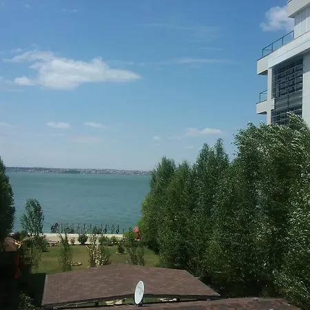 Flory'S Apartment Mamaia-2