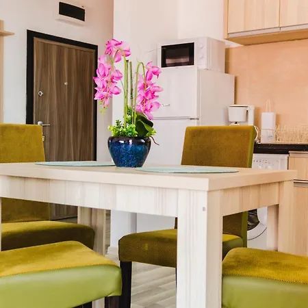Orchid Apartment Summerland Free Parking-2