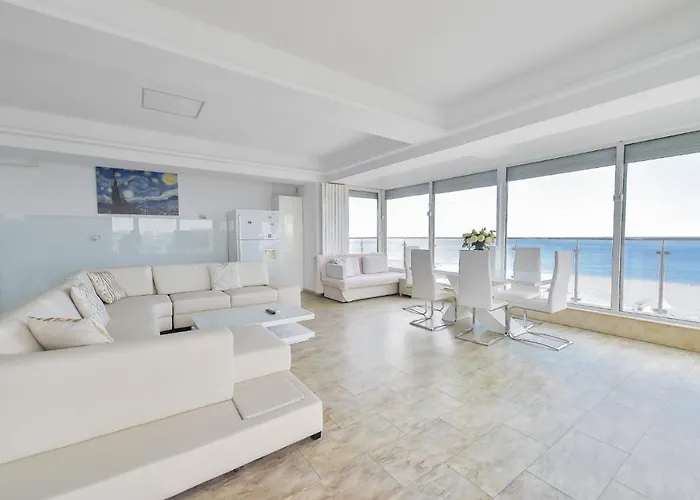 Sea View Penthouse Mamaia Apartment
