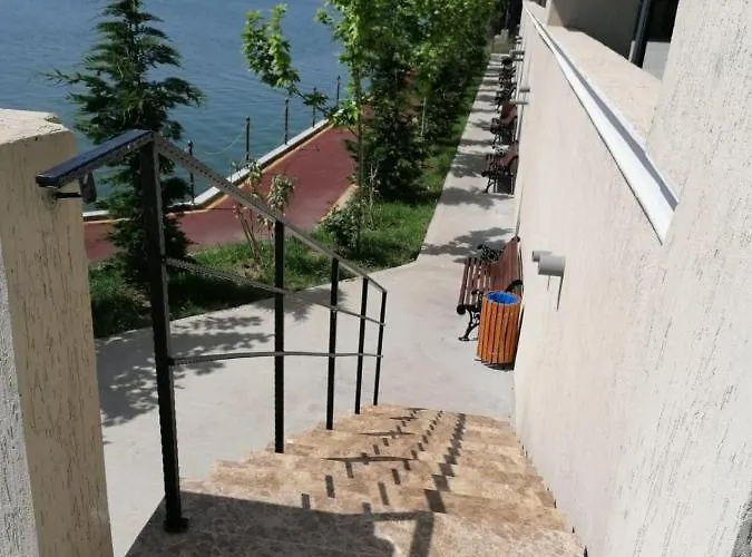 Mamaia Studio By The Lake