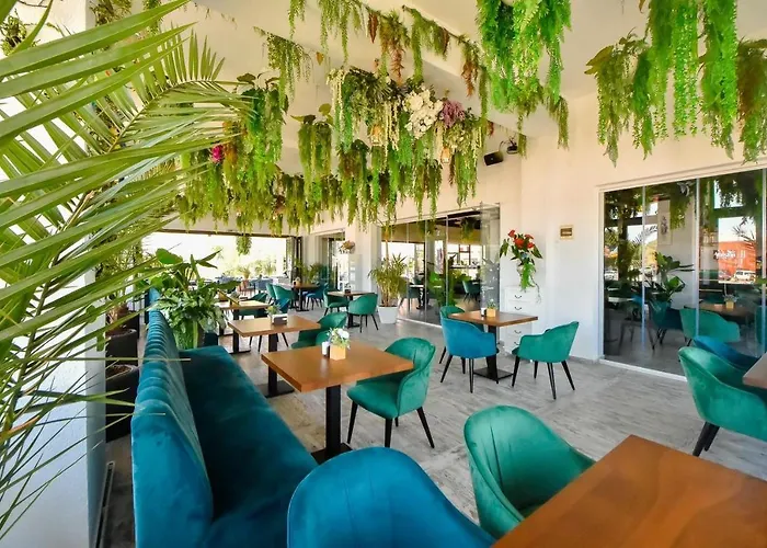 Lux Tropical Garden Sea View Apartment Mamaia