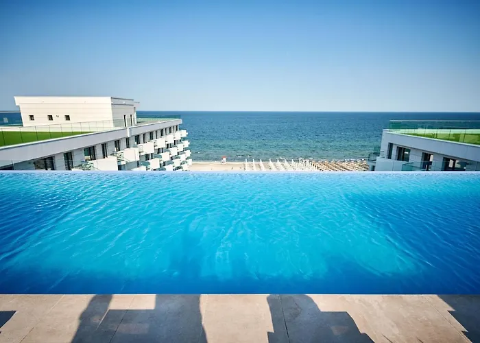 Sand Apartment Spa&Pool In Infinity Beach Resort - Parking Mamaia