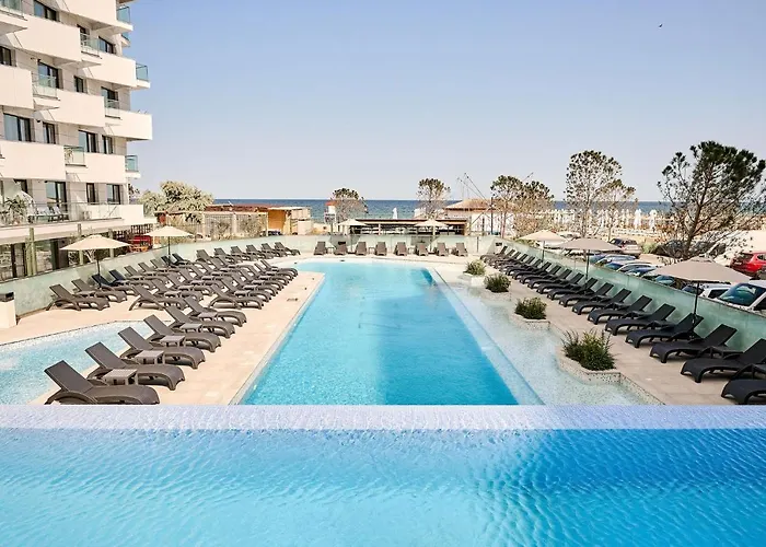 Retro Apartment In Infinity Beach Resort Mamaia