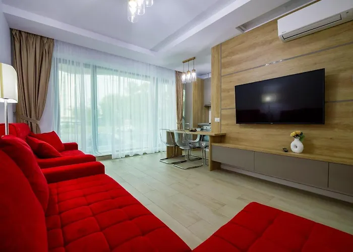Red Luxury Apartment Lake On Mamaia