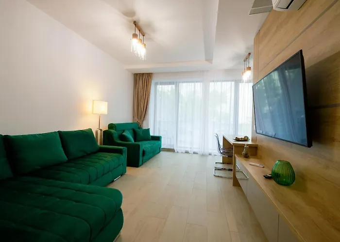 Green Luxury Apartment Lake On Mamaia