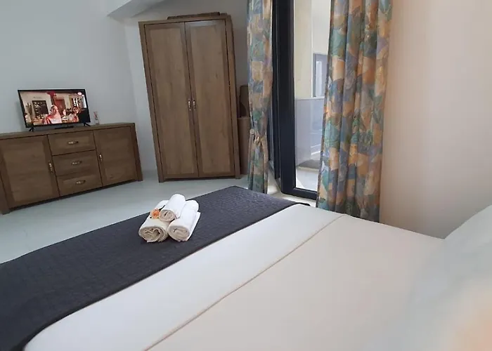 Solid Residence Lake Boutique Apartment 11 Mamaia
