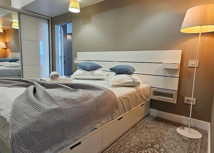 Sunset Lake Boutique Apartment Mamaia