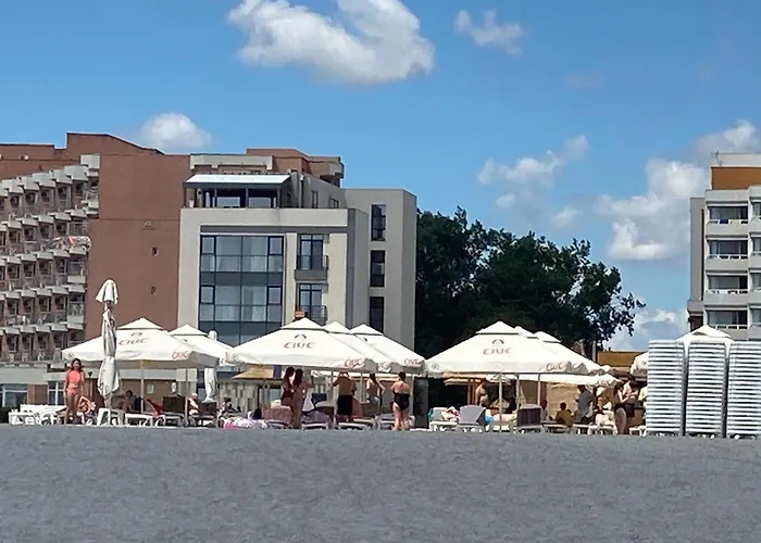 Beach Rooms Roberta Mamaia
