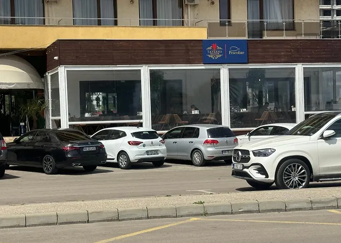 Summerland Sea-View Luxury Apartment Mamaia