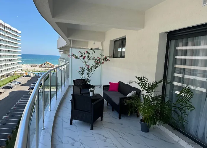 EER Beach Studios Mamaia