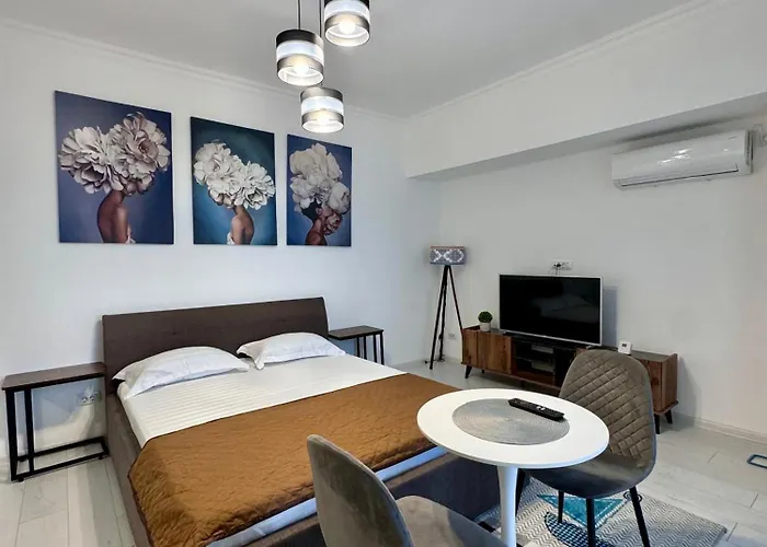 Lamera - Solid Butoaie Apartamente si studiouri cu parcare si vedere la lac si mare Mamaia