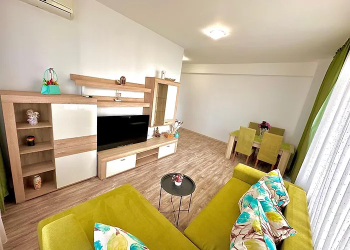 Summerland Seaview Apartments Mamaia
