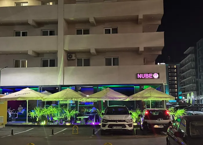 Lotus Apartment Near Opera Mamaia