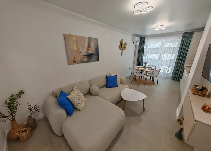 Yaya Apartments Pool And Spa By Alezzi Odyssey Mamaia