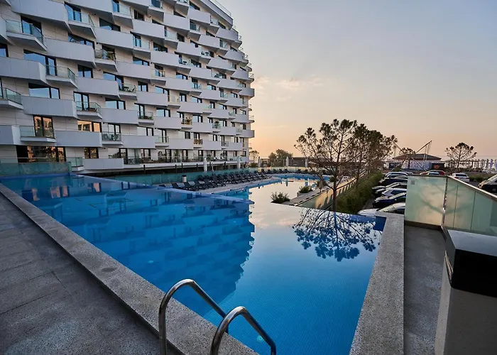 Soleil Anne Std In Infinity Pool & Spa Resort Mamaia