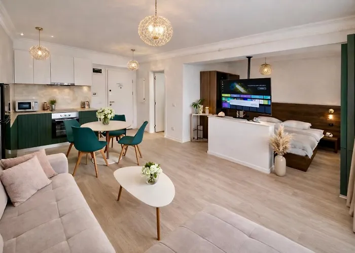 Solid Residence Melody Mamaia