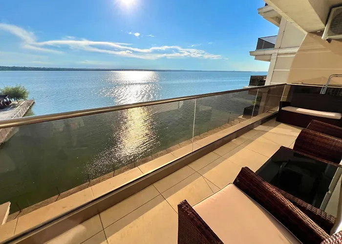 Lake Apartments Solid Mamaia