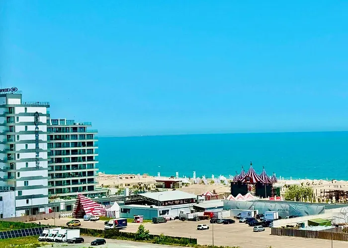 Summerland Vibe Mamaia