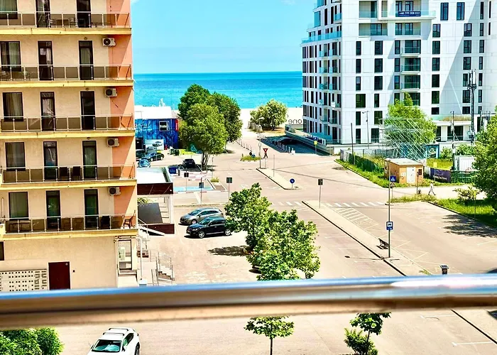 Summerland Vibe Mamaia