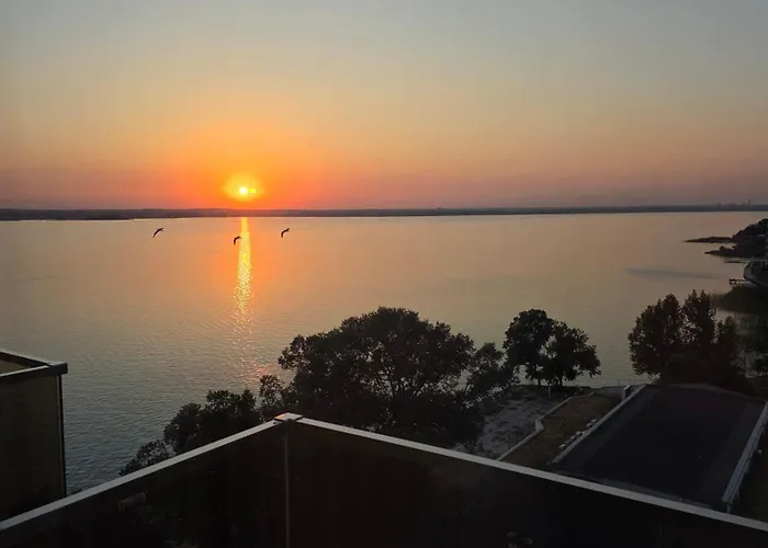 Nouvelle Apartments - By The Lake Mamaia