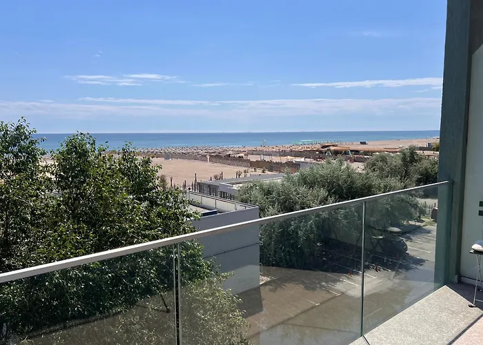 Studio Crazy Beach Summerland Mamaia