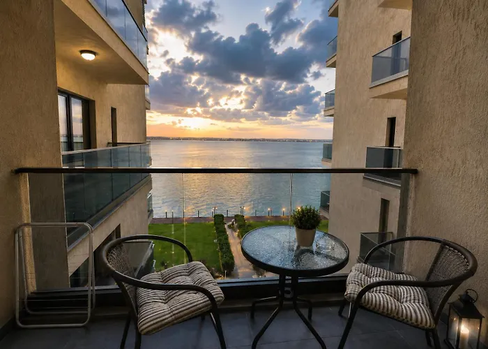 Solid Barrels Luxury Studios Mamaia