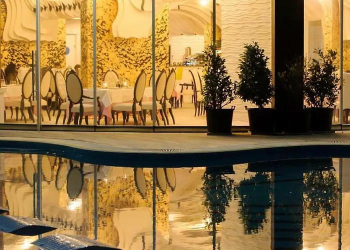 White Tower Aparthotel Mamaia