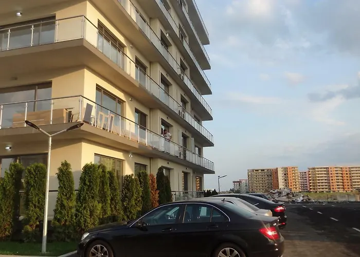 Emerald Desilva - Loft And Nuba Beach Mamaia
