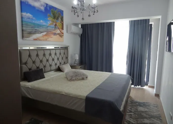 Emerald Desilva - Loft And Nuba Beach Mamaia